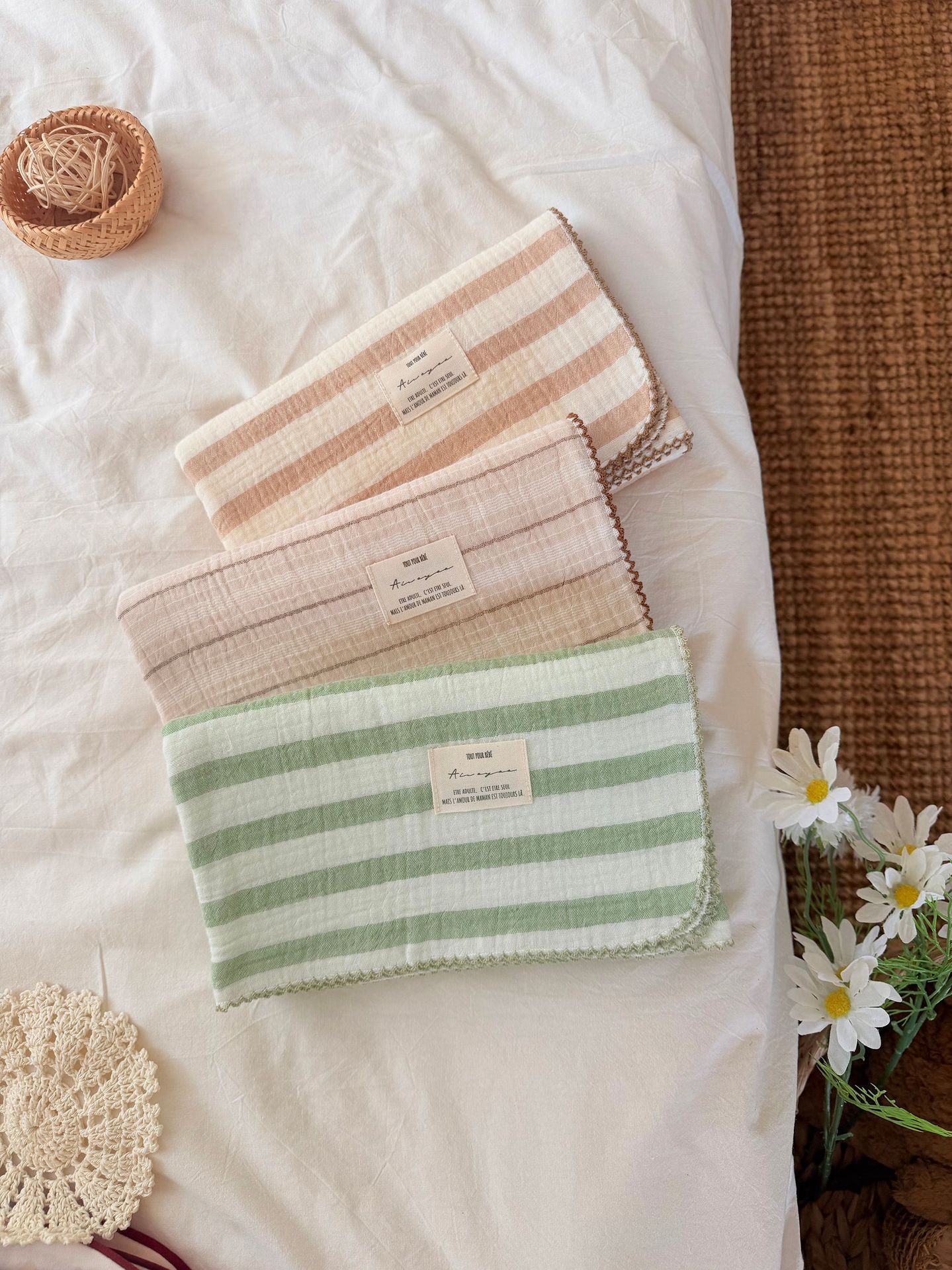 بطانيات قماش الموسلين الصيفية  - مراجعة Baby Boy Nursery Quilt وسعره