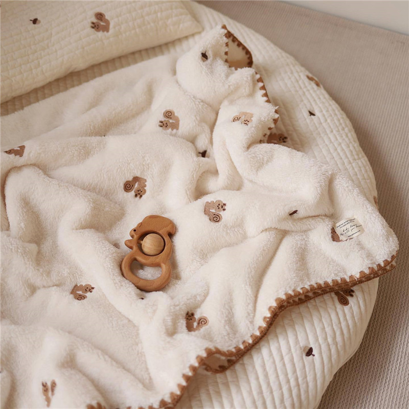 الشتاء الطفل البطانيات الوليد  - مراجعة Baby Boy Nursery Quilt وسعره