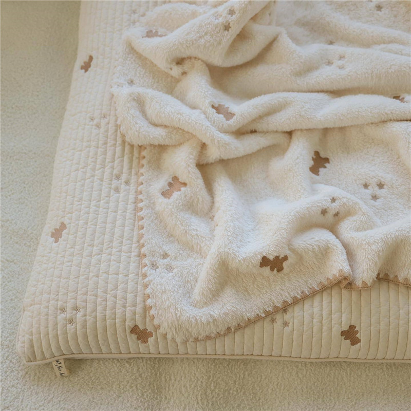 الشتاء الطفل البطانيات الوليد  - مراجعة Baby Boy Nursery Quilt وسعره